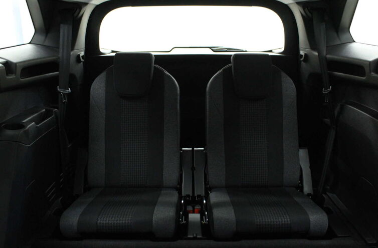 PEUGEOT 5008 SUV Diesel