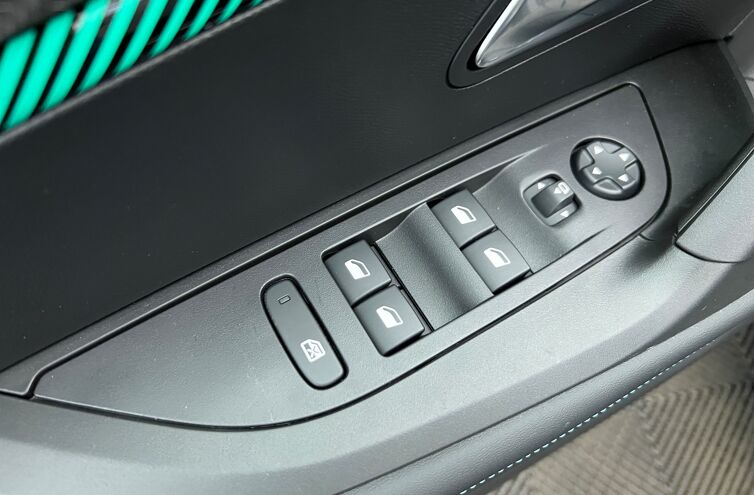 PEUGEOT 2008 SUV Electrique