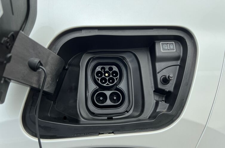 PEUGEOT 2008 SUV Electrique