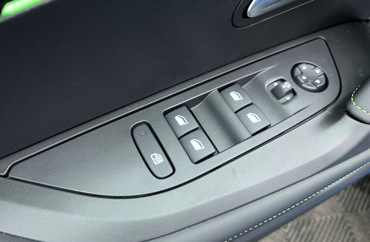 PEUGEOT 2008 SUV Electrique