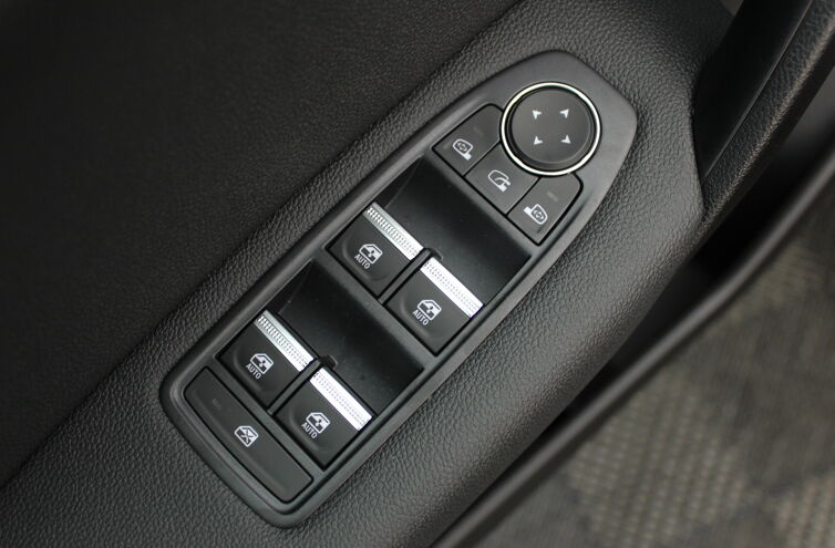 RENAULT Captur SUV Essence Hybride rechargeable