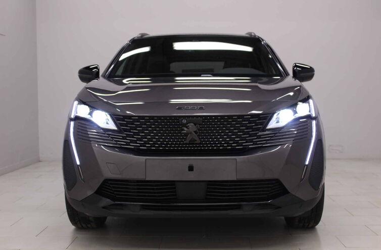 PEUGEOT 5008 SUV Essence