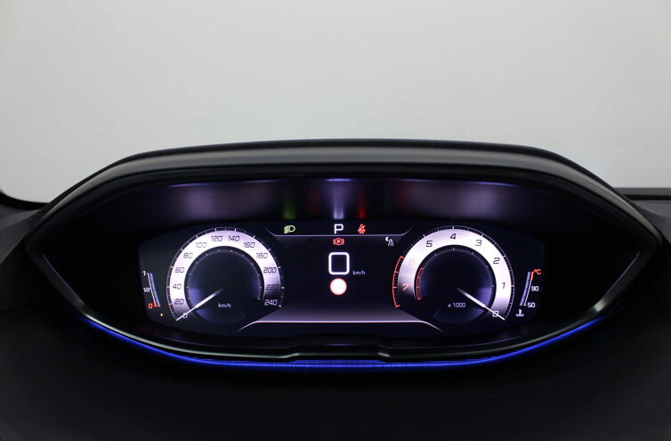PEUGEOT 5008 SUV Essence