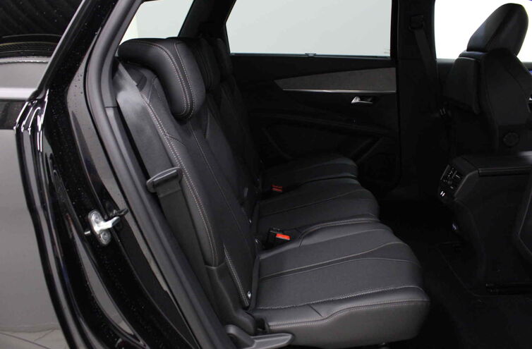 PEUGEOT 5008 SUV Essence