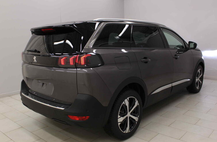 PEUGEOT 5008 SUV Diesel