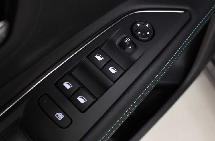PEUGEOT 5008 SUV Diesel