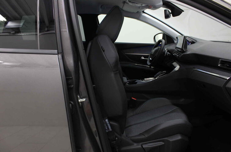 PEUGEOT 5008 SUV Diesel