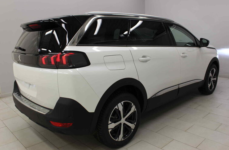 PEUGEOT 5008 SUV Diesel