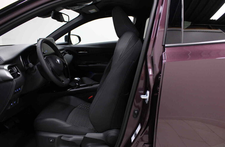 TOYOTA C-HR Nouveau SUV Hybride Essence