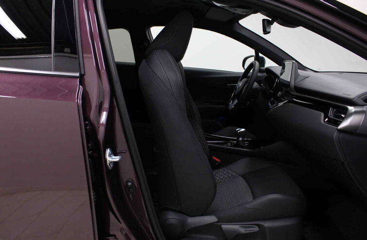 TOYOTA C-HR Nouveau SUV Hybride Essence