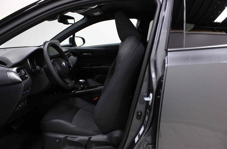 TOYOTA C-HR Nouveau SUV Hybride Essence