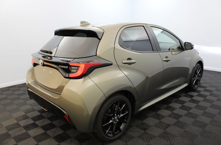 TOYOTA Yaris Berline Hybride Essence