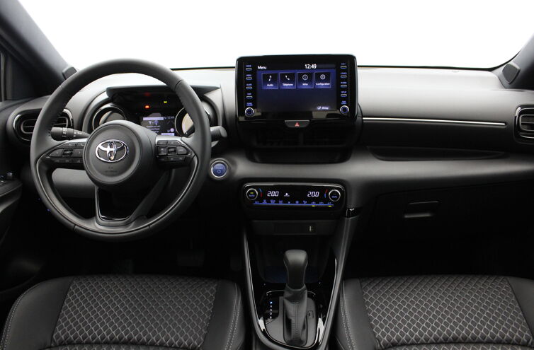 TOYOTA Yaris Berline Hybride Essence