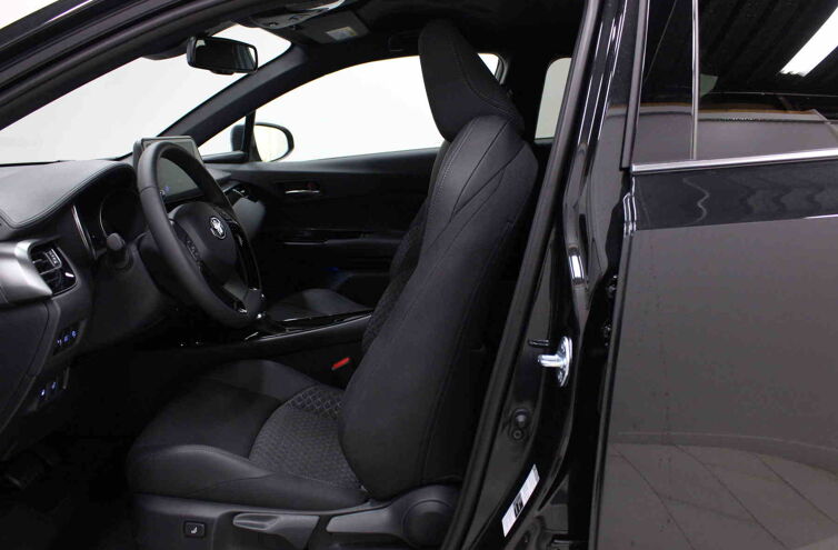 TOYOTA C-HR Nouveau SUV Hybride Essence
