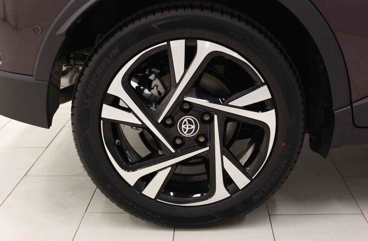 TOYOTA C-HR Nouveau SUV Hybride Essence
