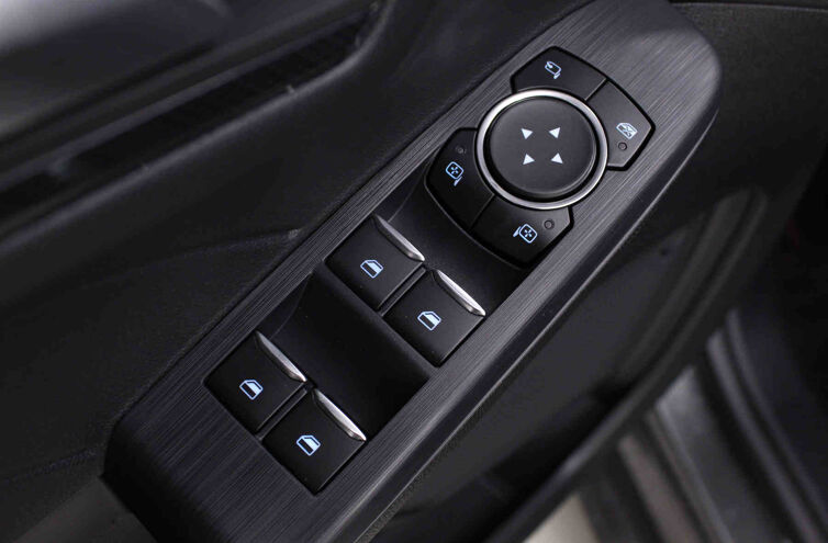 FORD Kuga Nouveau SUV Essence Hybride
