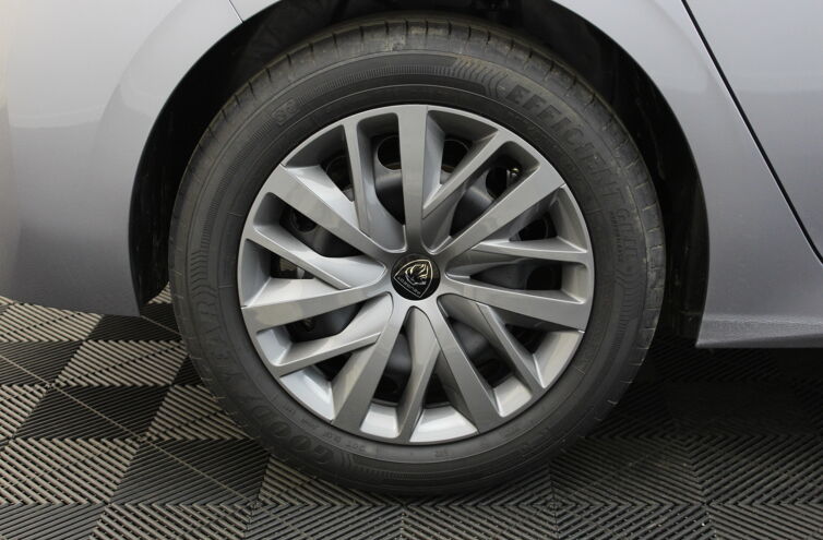 PEUGEOT 308 Berline Essence