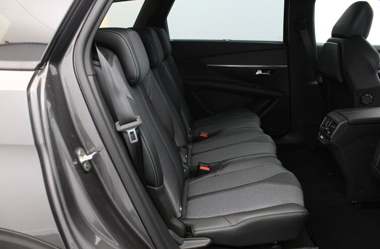 PEUGEOT 5008 SUV Essence