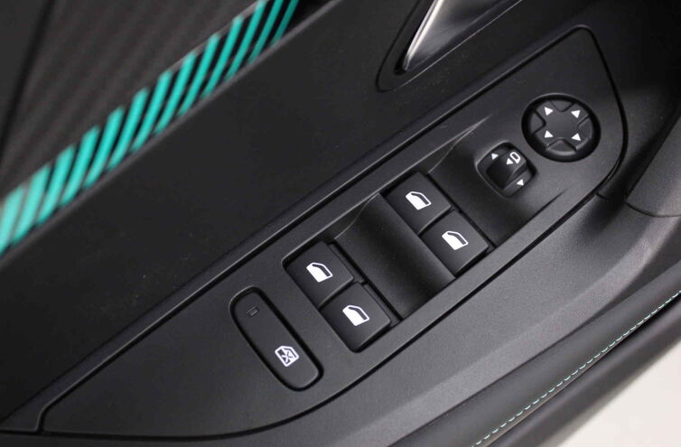 PEUGEOT 2008 SUV Diesel