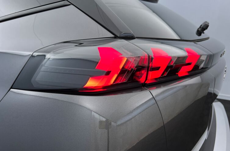 PEUGEOT 2008 SUV Essence