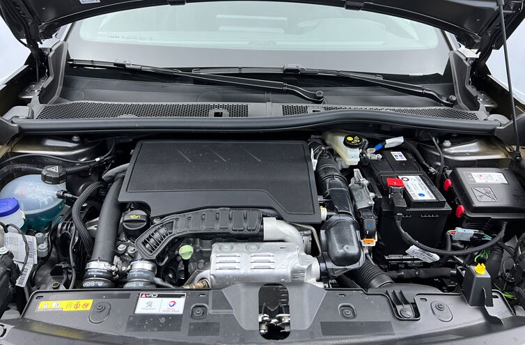 PEUGEOT 2008 SUV Essence