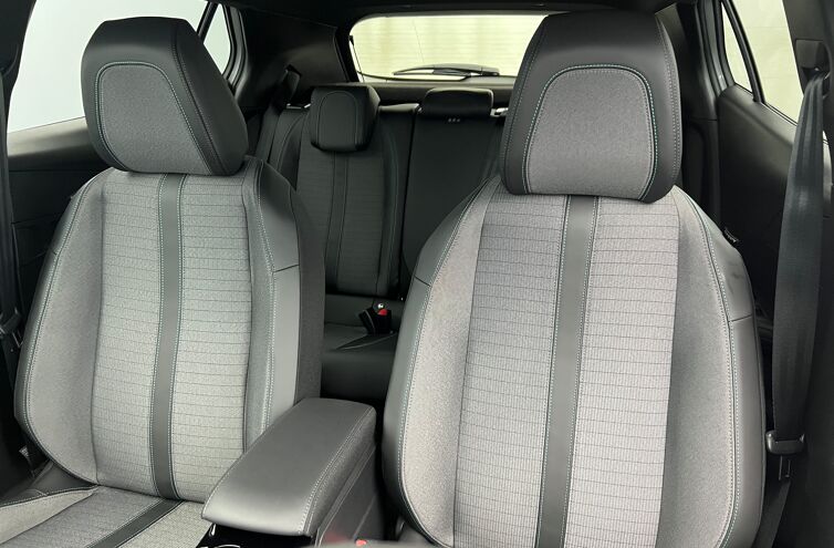 PEUGEOT 2008 SUV Essence