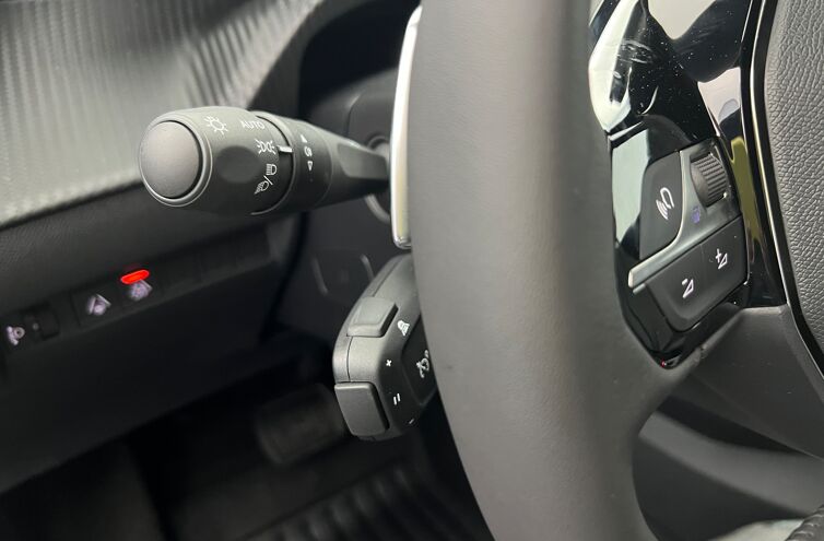 PEUGEOT 2008 SUV Essence