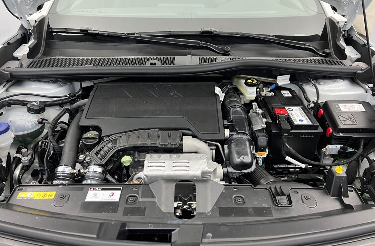 PEUGEOT 2008 SUV Essence