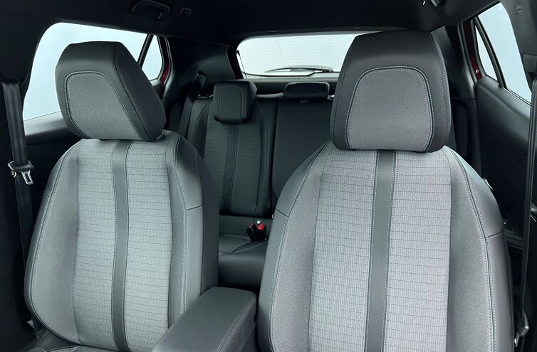 PEUGEOT 2008 SUV Essence