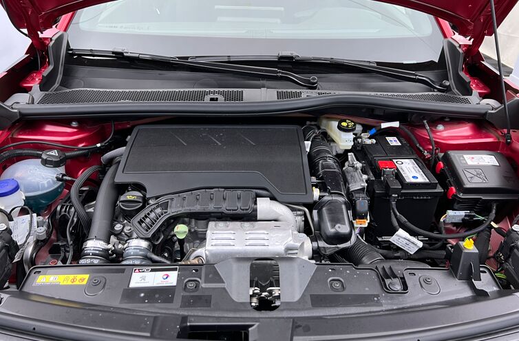 PEUGEOT 2008 SUV Essence