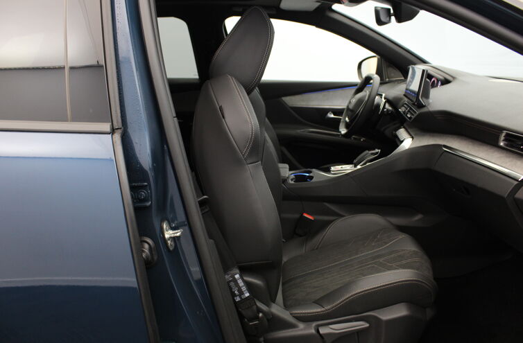 PEUGEOT 3008 SUV Essence