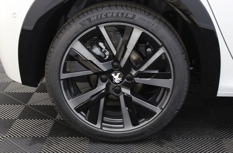 PEUGEOT 208 Citadine Essence