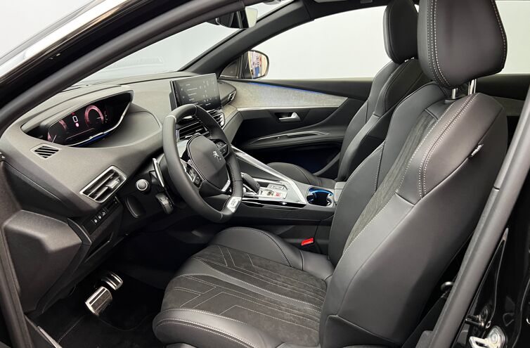 PEUGEOT 3008 SUV Essence