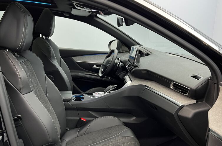 PEUGEOT 3008 SUV Essence