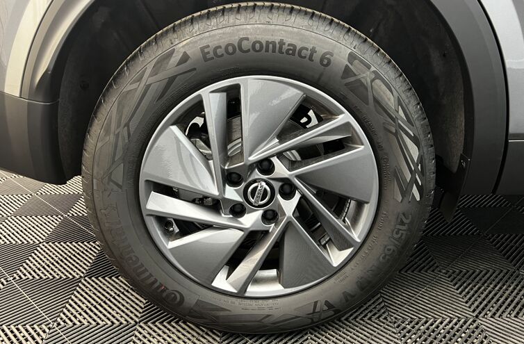 NISSAN Qashqai SUV Essence Hybride