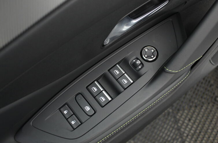 PEUGEOT 308 SW Break Hybride rechargeable Essence