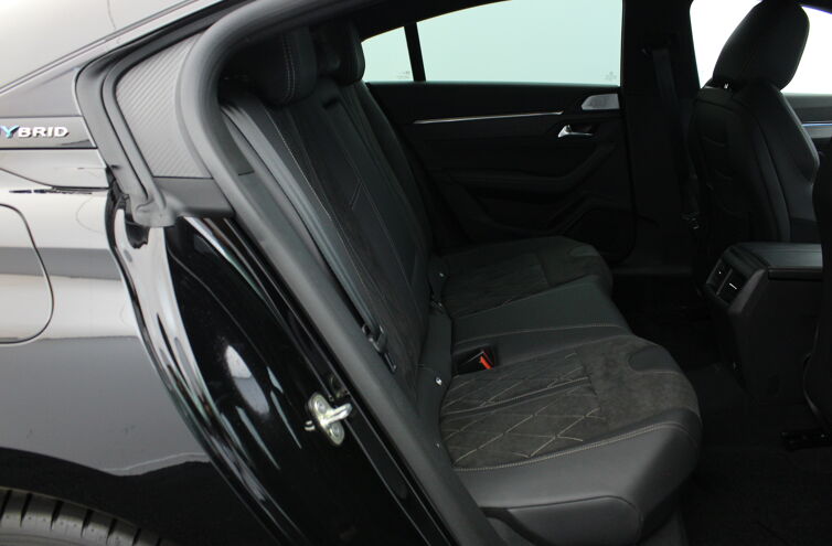 PEUGEOT 508 Berline Hybride rechargeable Essence