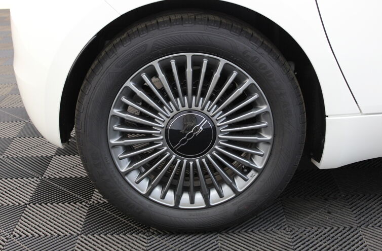 FIAT 500 3+1 Nouvelle Berline Electrique