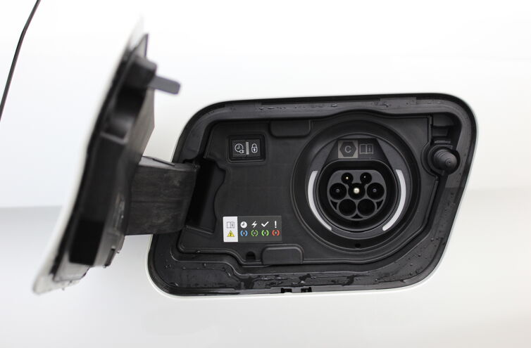 PEUGEOT 3008 SUV Hybride rechargeable Essence