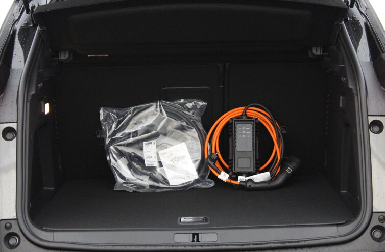 PEUGEOT 3008 SUV Hybride rechargeable Essence