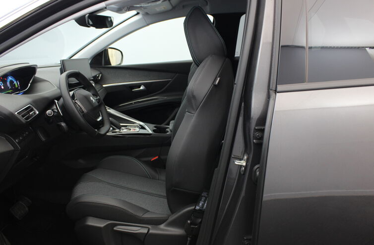 PEUGEOT 3008 SUV Hybride rechargeable Essence