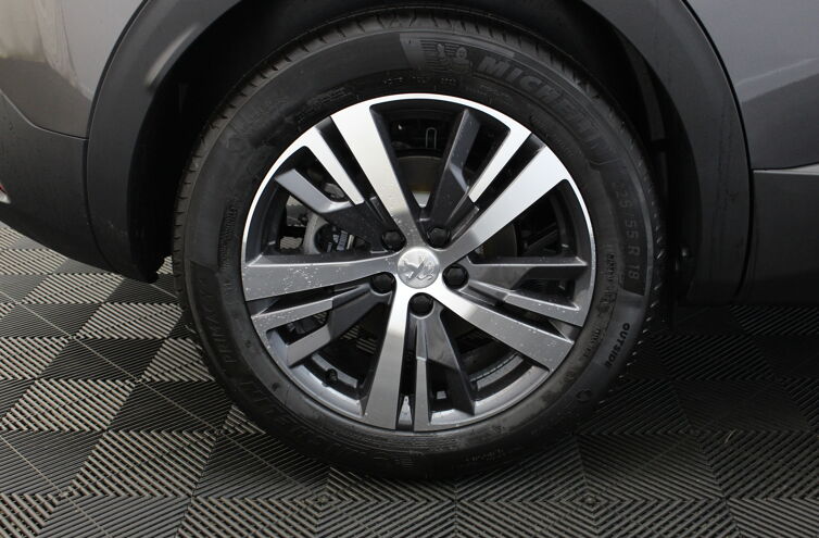 PEUGEOT 3008 SUV Hybride rechargeable Essence