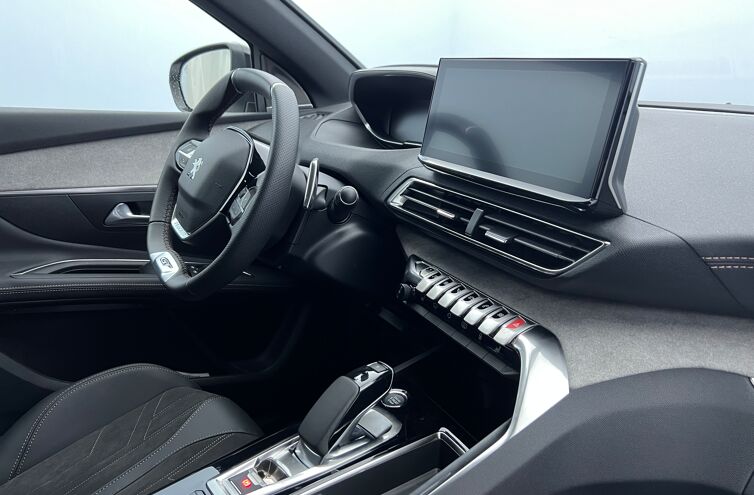 PEUGEOT 3008 SUV Hybride rechargeable Essence