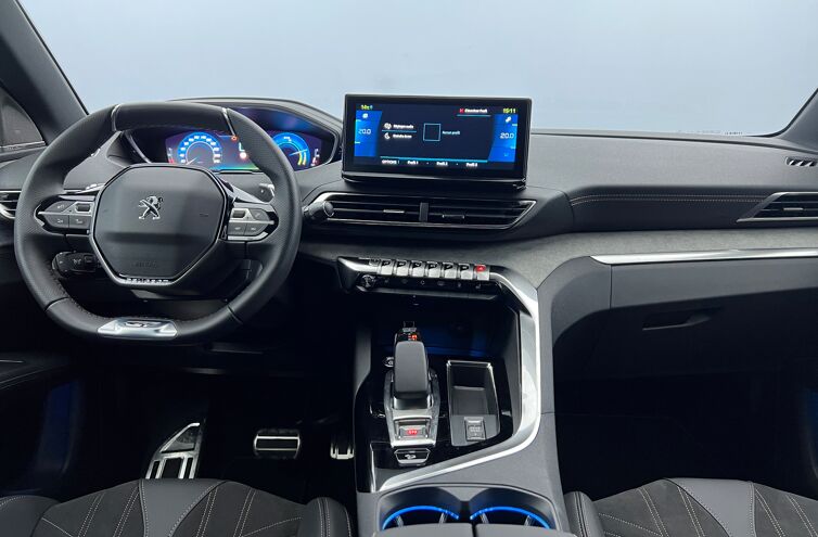 PEUGEOT 3008 SUV Hybride rechargeable Essence