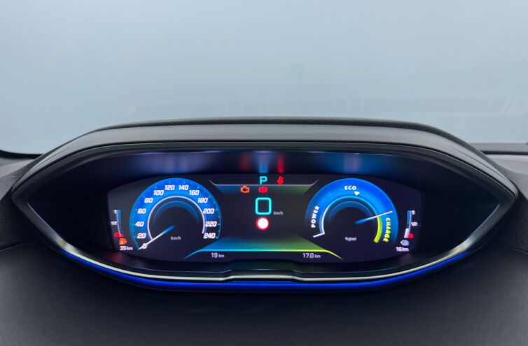 PEUGEOT 3008 SUV Hybride rechargeable Essence