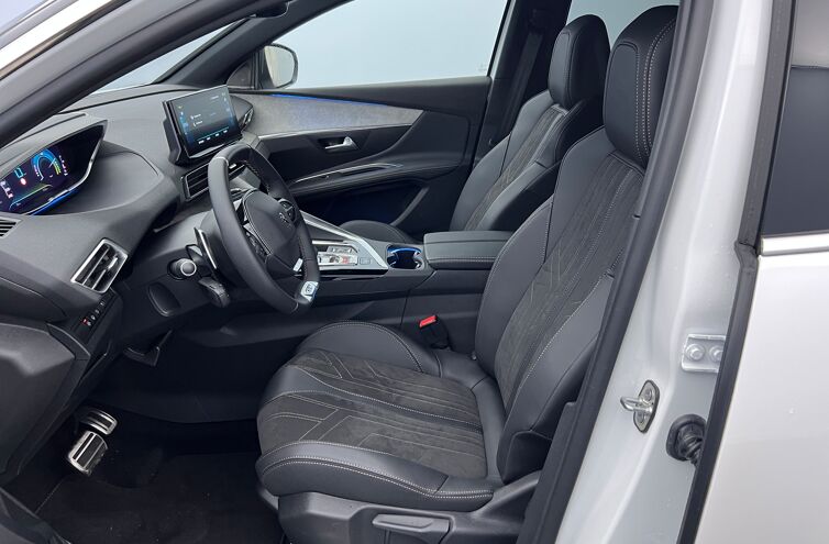 PEUGEOT 3008 SUV Hybride rechargeable Essence