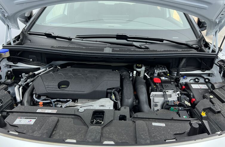 PEUGEOT 3008 SUV Hybride rechargeable Essence