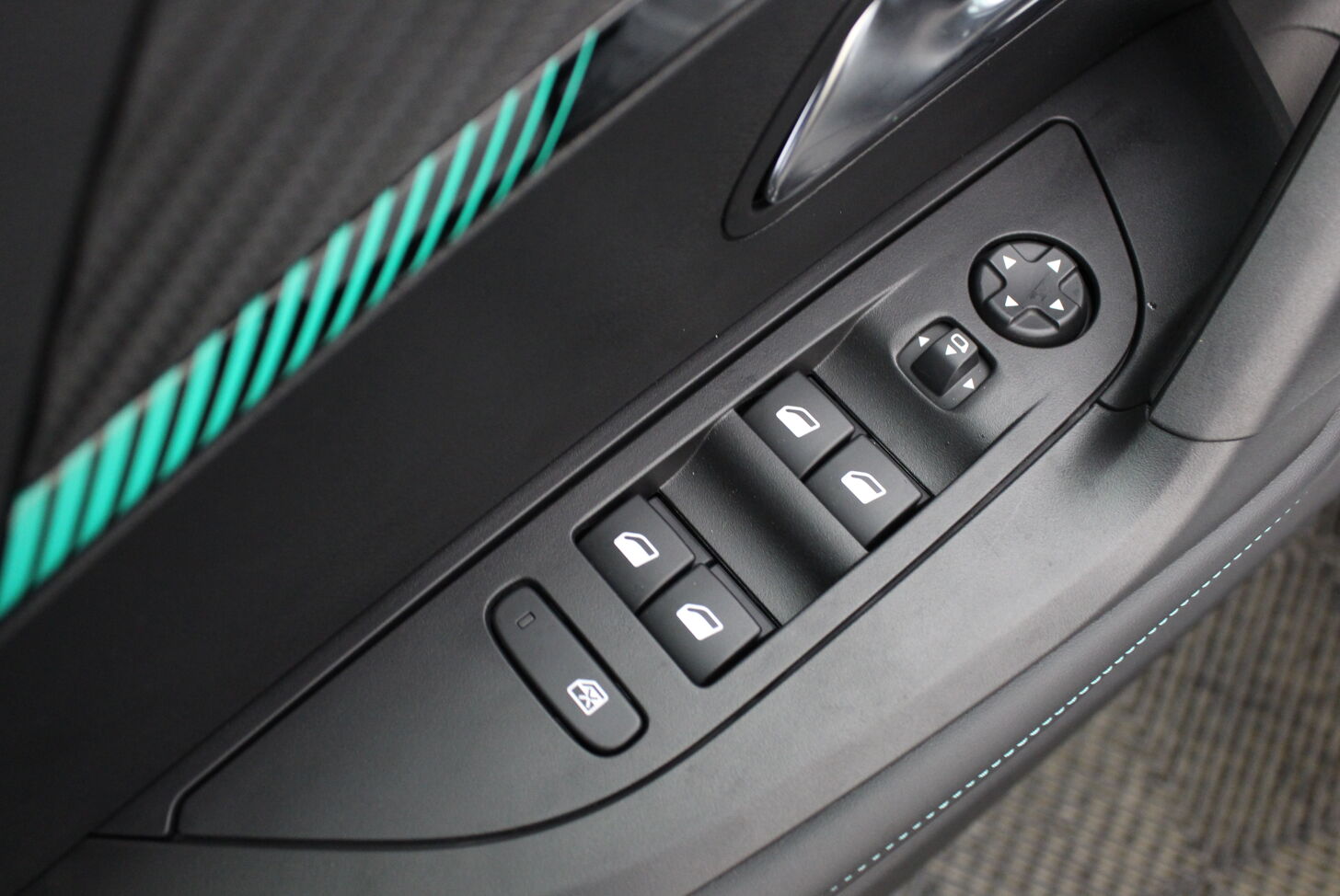 PEUGEOT 2008 -SUV SUV Electrique 