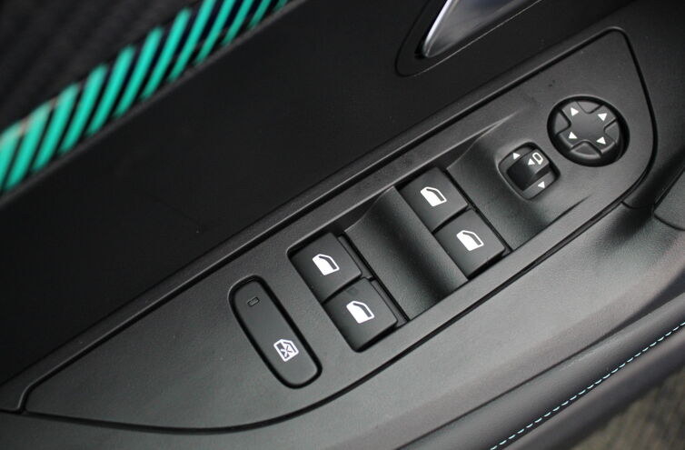 PEUGEOT 2008 SUV Electrique