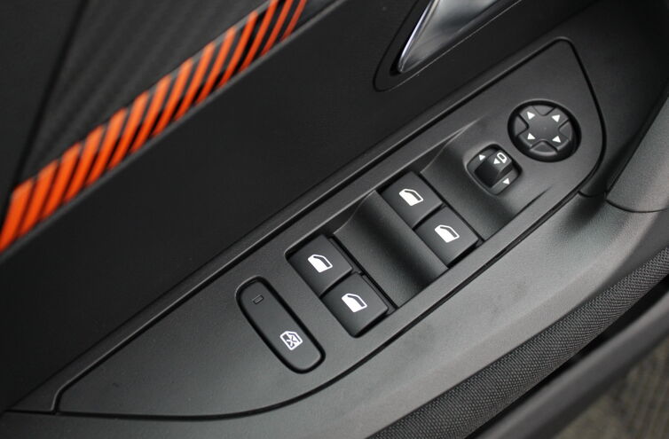 PEUGEOT 2008 SUV Electrique